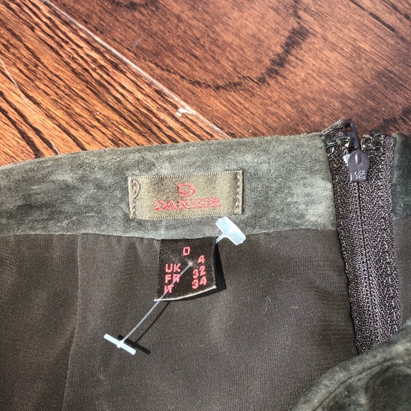 Danier suede pencil skirt - Picture 2 of 2